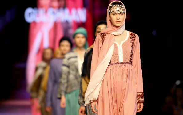 Défilé de Gulshaan à la modest fashion week